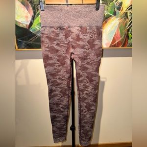 Gymshark Adapt Camo Seamless Leggings in Berry Red. Size Small.